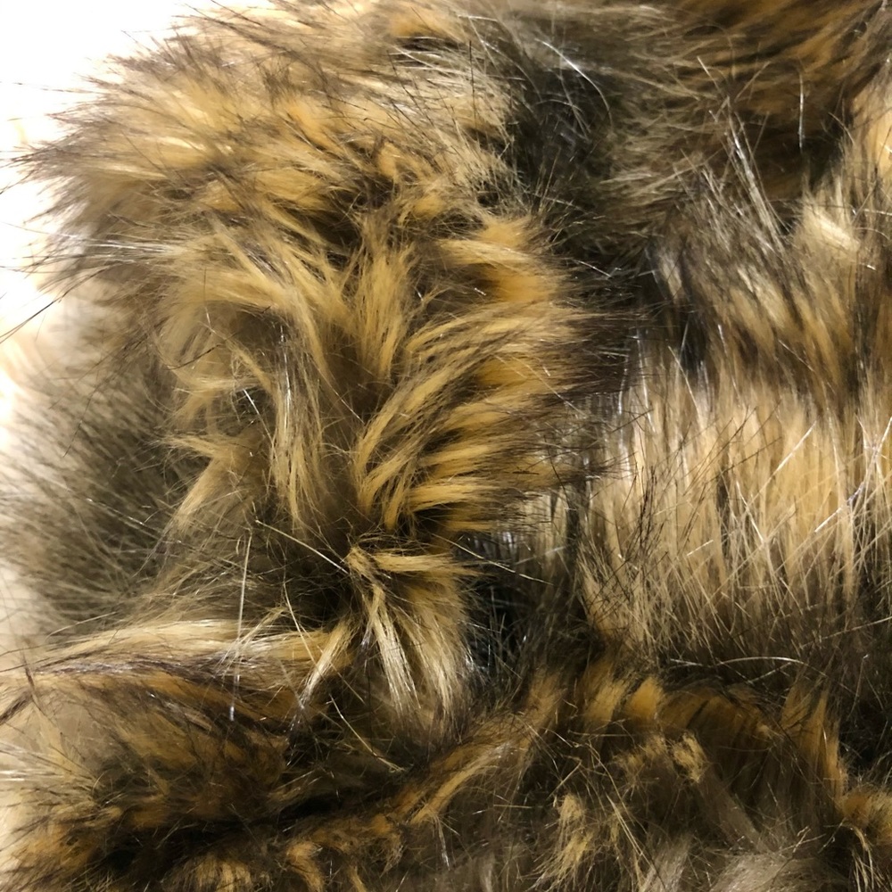 High quality faux fur infinity scarf - Picture 3 of 4